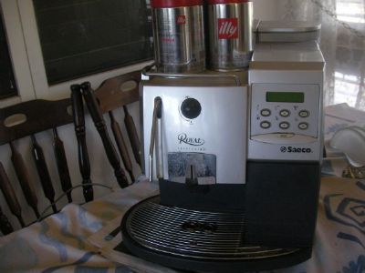 מכונת  קפה  אספרסו   saeco  royal
